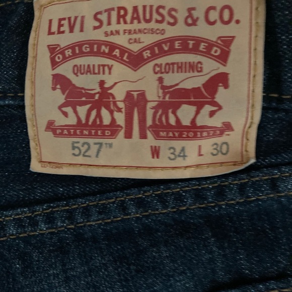 Levi’s - Picture 2 of 3